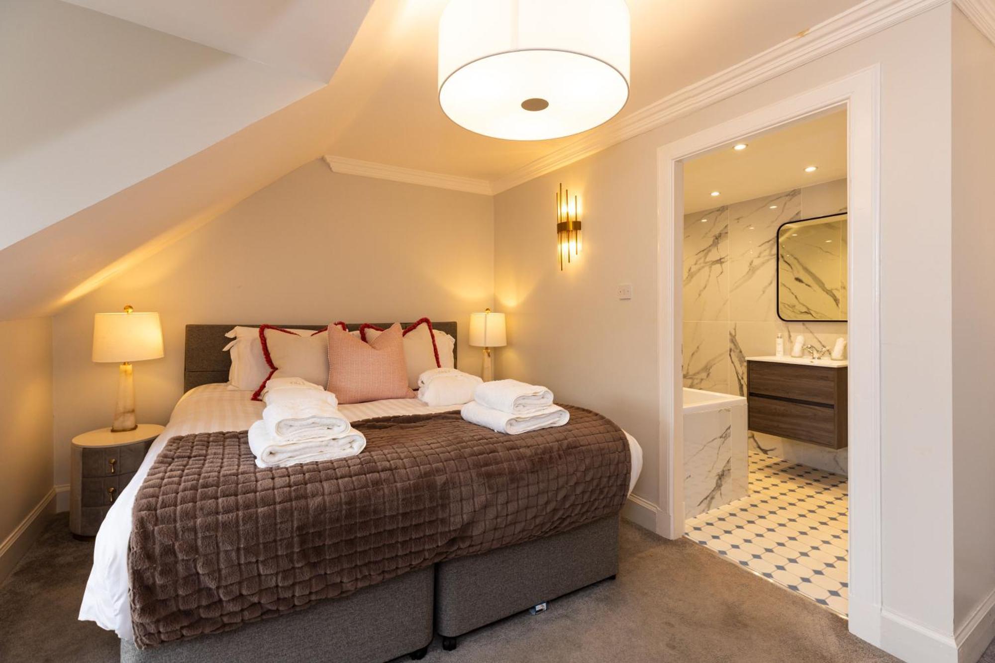 Righ Properties - Luxurious City Centre Three Bedroom Apartment إدنبرة المظهر الخارجي الصورة