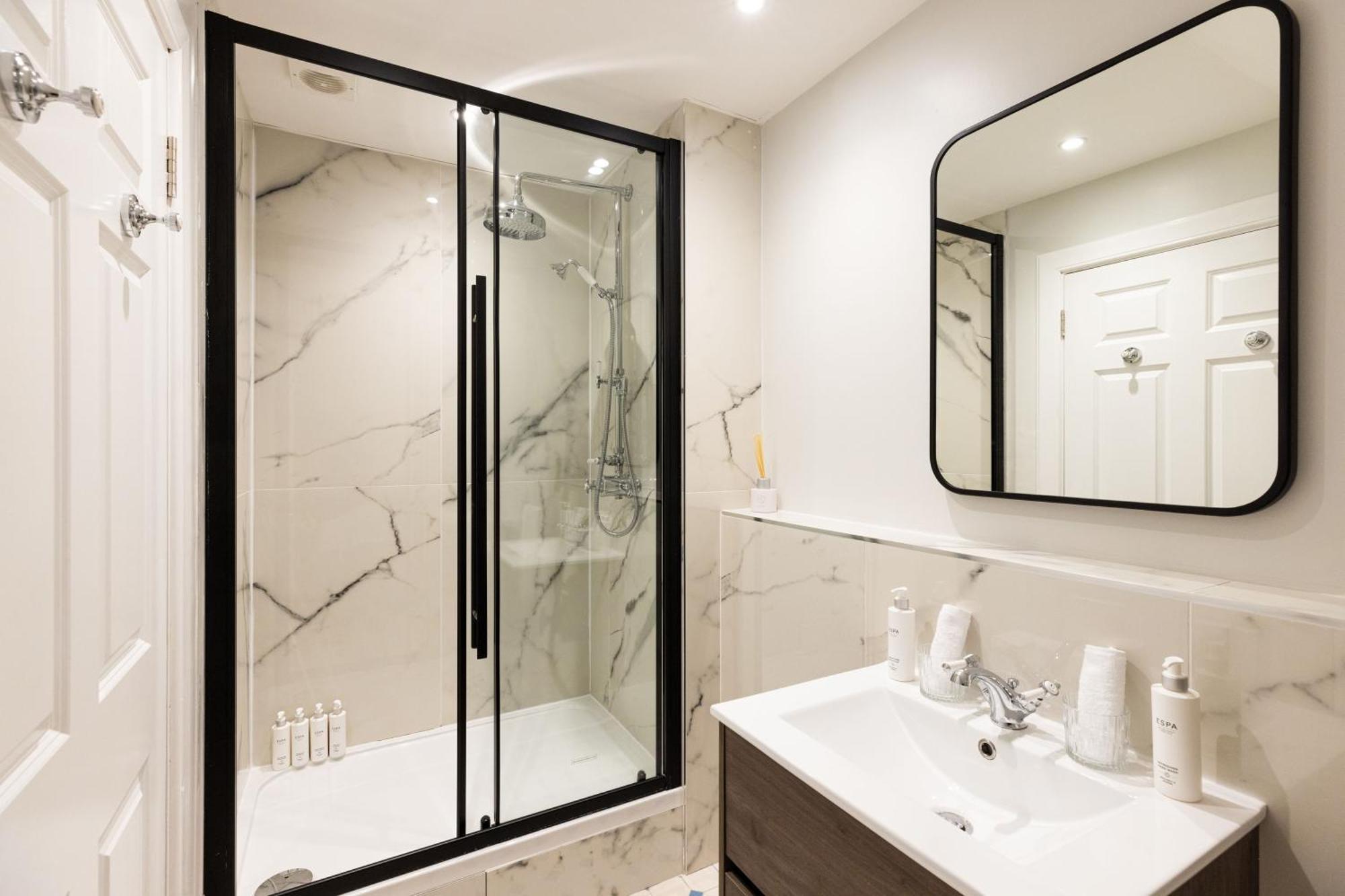 Righ Properties - Luxurious City Centre Three Bedroom Apartment إدنبرة المظهر الخارجي الصورة