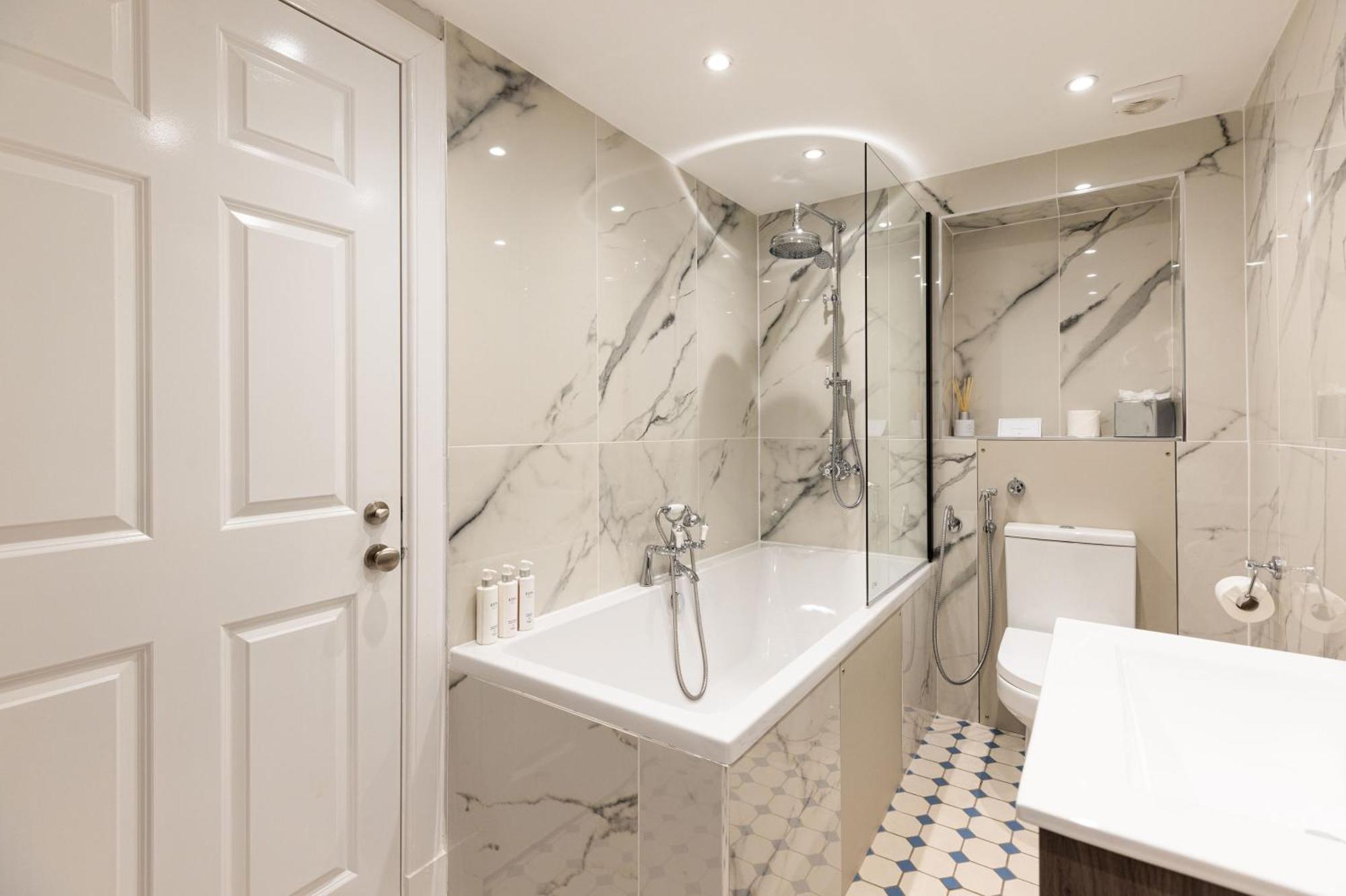 Righ Properties - Luxurious City Centre Three Bedroom Apartment إدنبرة المظهر الخارجي الصورة