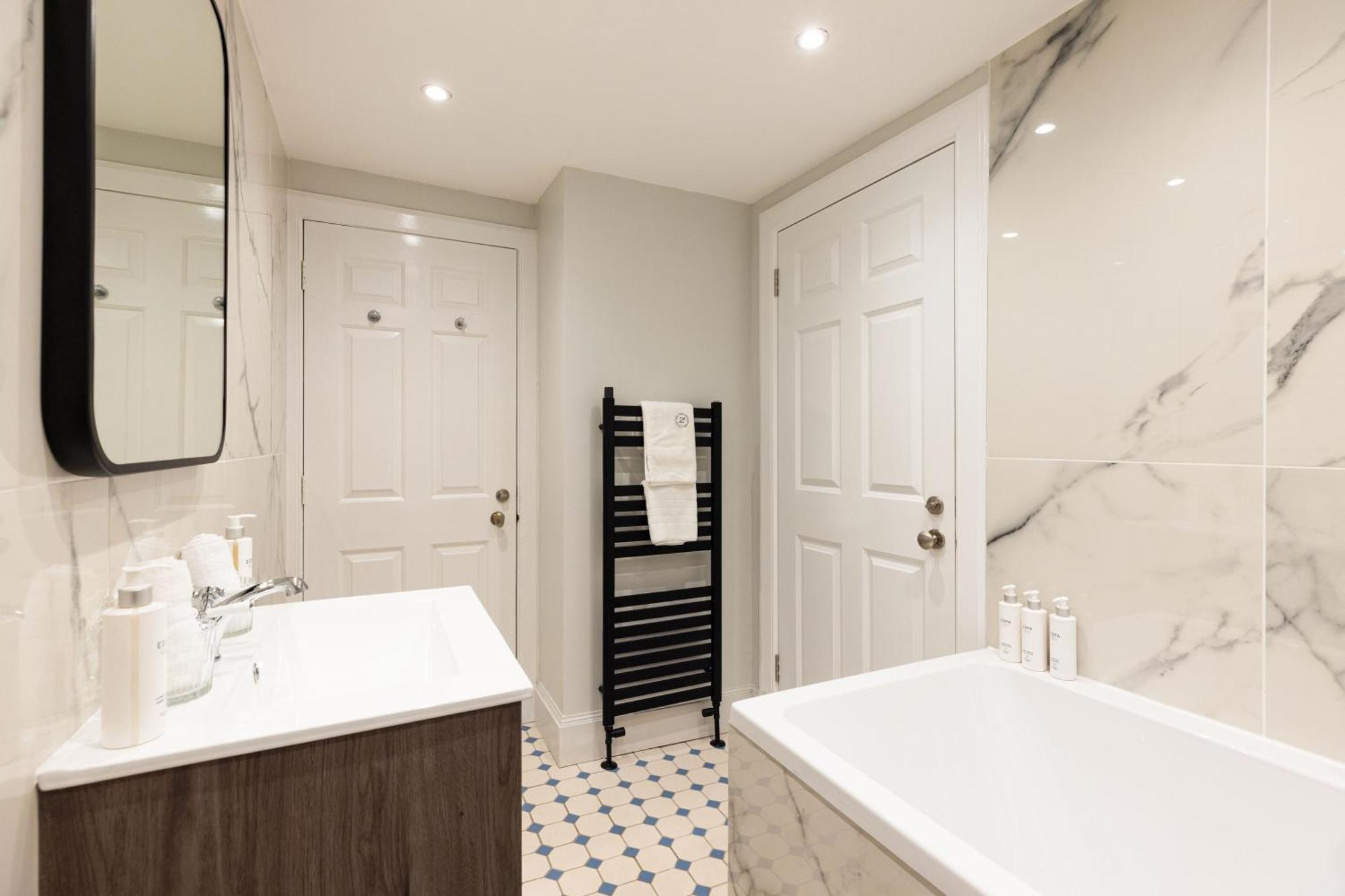 Righ Properties - Luxurious City Centre Three Bedroom Apartment إدنبرة المظهر الخارجي الصورة